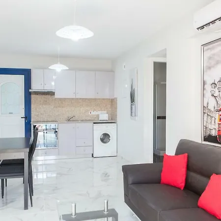 Must - Evripidou Flats Апартаменты Ларнака